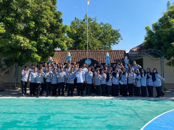 Pembinaan Guru dan Karyawan SMP Negeri 3 dan 4 Gamping