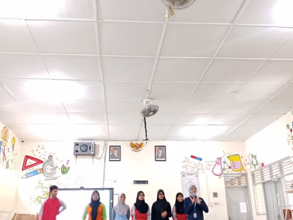 OSIS Spetaga Launching Program Gen Aksi dan Pelatihan Public Speaking