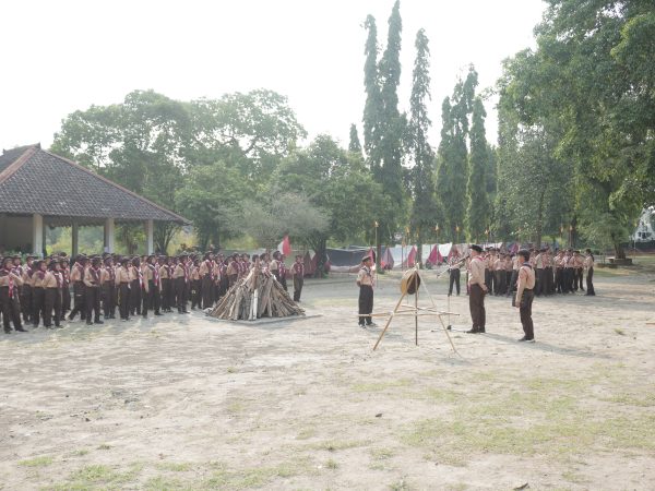 “KEMAH BUDAYA PENGGALANG SMP NEGERI 3 GAMPING” Melestarikan Budaya Bangsa Melalui Kreativitas Pramuka Penggalang “KEMAH BUDAYA PENGGALANG SMP NEGERI 3 GAMPING” Melestarikan Budaya Bangsa Melalui Kreativitas Pramuka Penggalang