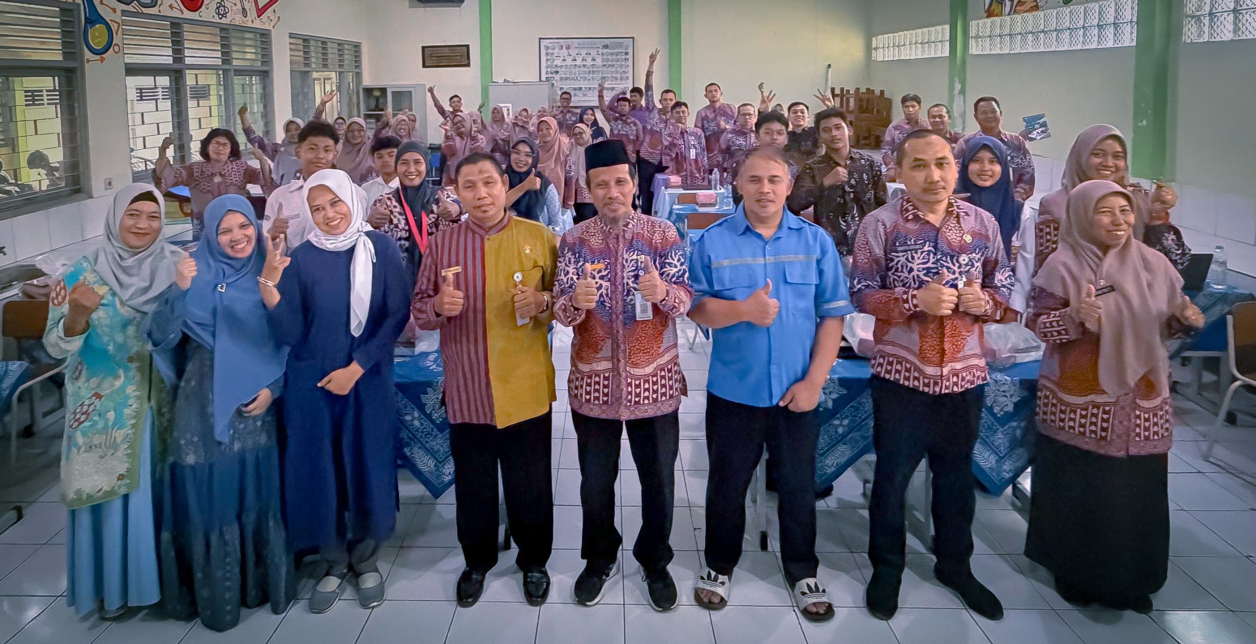 SOSIALISASI KURIKULUM SMP NEGERI 3 GAMPING: KOKOHKAN KARAKTER, INTEGRITAS, DAN PEMBELAJARAN INOVATIF SOSIALISASI KURIKULUM SMP NEGERI 3 GAMPING: KOKOHKAN KARAKTER, INTEGRITAS, DAN PEMBELAJARAN INOVATIF
