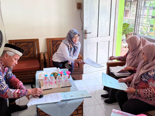 Monitoring UKS BPMP DIY: SMP Negeri 3 Gamping Raih Apresiasi dalam Pengelolaan Data dan Kebersihan